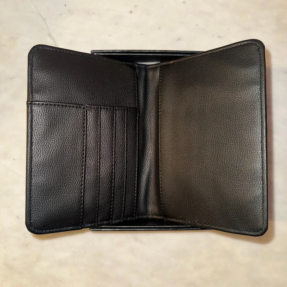 GUESS Black Elite Passport Case‎ 2019 Travel Wallet Holder New in Box